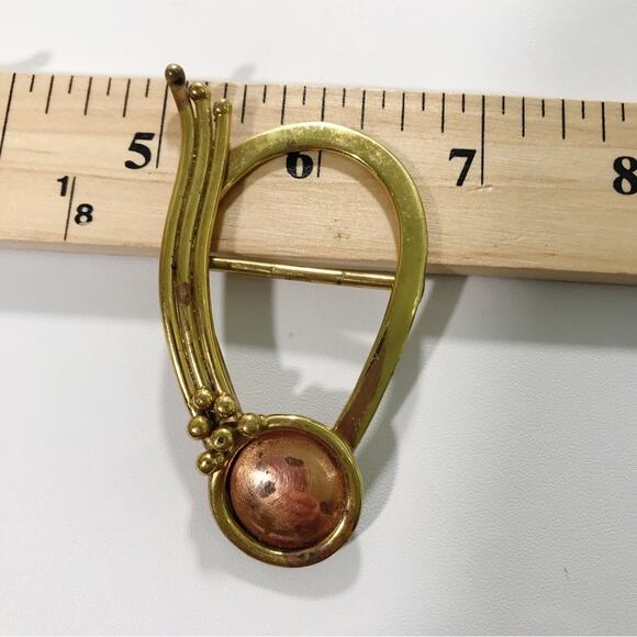 Vintage Handcrafted Baldwin Signed Modernist Copper and Brass Scarf Belt Buckle - Picture 5 of 14